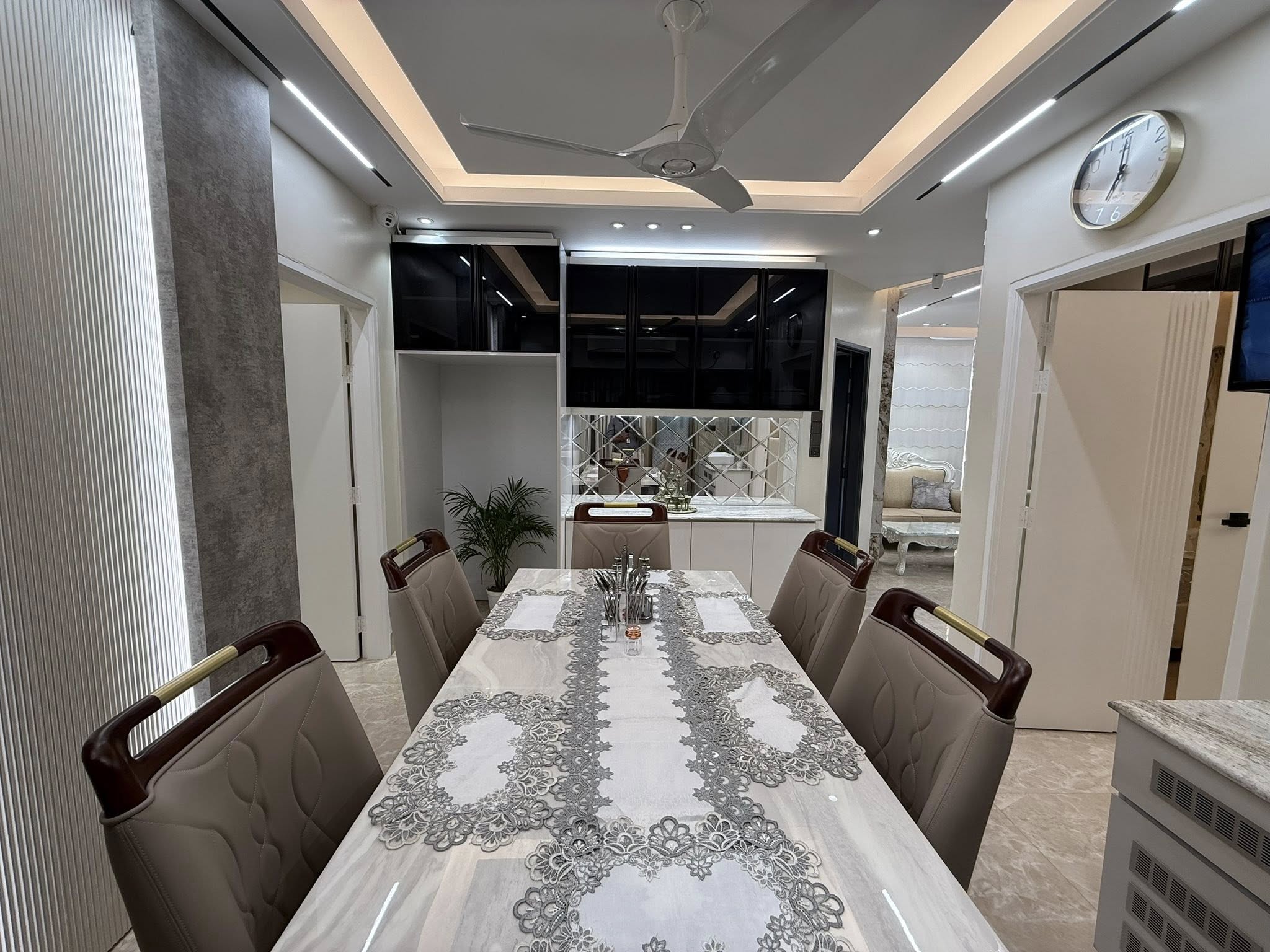 Sophisticated Dining Suite